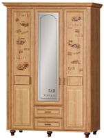 Шкаф трехдверный